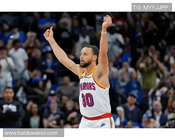 库里荣获月度最佳球员,实至名归 库里荣获月度最佳球员,实至名归